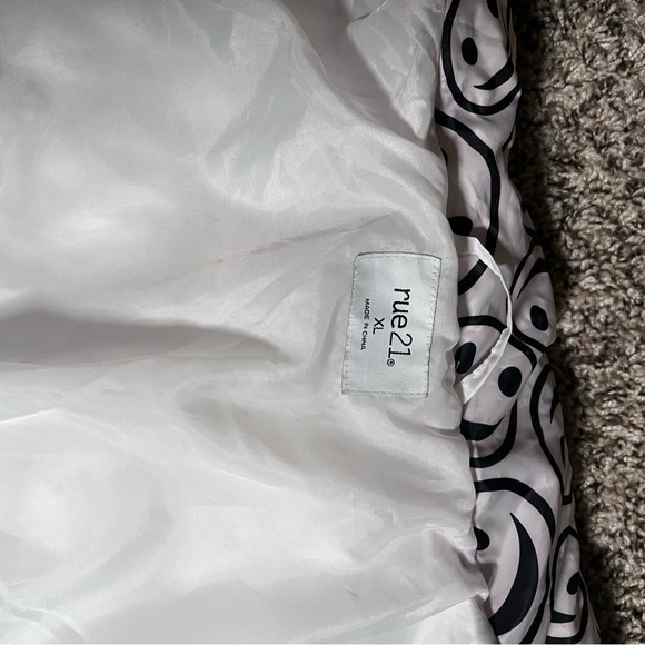 Rue21 Black & White Smiley Face Bubble Puffer Jacket - Picture 3 of 8